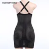 Casual jurken sexy jurk dames v-neck mesh backless pure mini mouwloze bodycon party club zwart slanke dames clubkleding