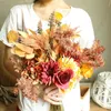 Decoratieve objecten Figurines herfst nep rozenbloemen hoogwaardige herfst gerbera daisy kunstmatige bloem lang boeket voor huis bruiloft decoratie vertrek 230110