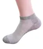 Мужские носки одноразовые, отправляйтесь в деловое путешествие Pure Cotton Simple Black White Grey Women Socks Fashion Большое количество 30 пар в вершине пакетов
