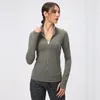 Aktiva skjortor ftstar sortskläder Activewear Fitness Wear Long Sleeve Slim Fit Zipper Tight Sports Yoga Running Jacket Sport Women