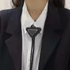 Neckband designer kvinnors slips mens båge halsband män choker märke kvinnor svart triangel lyx elegant enkel jariser 0lex