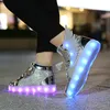 Sneakers Storlek 27-37 Barn LED-skor pojkar flickor tände sneakers glödande skor för barn som kör sport andas avslappnad lysande ensam 230110