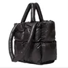 Duffel Bags 2023 Crossbody Zwarte vrouwen Winter Gevotte handtas Schouder Down Cotton Custom Nylon Quilt Puffer Tote Bag