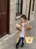 Płaszcz Mila Chou 2023 Spring Autumn Girls Fashion Bawełniany Khaki Kork Khaki Dzieci Casual Town Kurtka kołnierzy