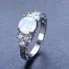 Anneaux de mariage de luxe femme blanc bleu opale pierre bague mode petit doigt rond vintage fiançailles pour les femmes