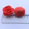 Obiekty dekoracyjne figurki partia 500pcs średnica 3 cm pianka róża sztuczne kwiaty prezenty pudełko