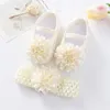 First Walkers Baywell Elegant Flower Princess Shoes for Infant Girls - يتميز بإغلاق مشبك ويأتي مع شريط شعر مطابق