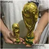 Objetos decorativos Figuritas 2022 Resina dorada europea Trofeo de fútbol mundial Mascota Decoración familiar Fan Gift Office Drop Delive Dh4Xb