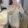 Casual jurken Koreaanse off-schouder mini-jurk elegant slanke kruis v-hals taille gebreide wrap heup trui korte veer bodycon