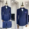 Twee stukken bruiloft Tuxedos Men passen moderne formele formele één knop aangepaste fit piektje reverszakken bruidegom drie pakketten jas en broek