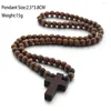 Naszyjniki wisiorek brązowy krótki krzyż drewniany koralik dla mężczyzn kobieta różańca drewniana płatnik biżuteria religijna