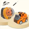 Mini dessin animé RC petite voiture montre analogique télécommande mignon modèle de détection infrarouge jouets à piles pour enfants cadeaux