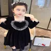 女の赤ちゃんのドレスキッズレングススリーブゴールデンベルベットラブプリンセススカート子供カジュアルドレス服