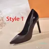 Chaussure bateau classique à talons hauts Cuir de créateur Talon épais talons hauts Cuir de vachette Bouton en métal Femmes Lettre pointue Chaussures habillées Grande taille 34-42