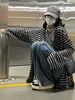 여자 Tshirt harajuku y2k Top Black Grey Striped Cardigan 가을 가을 느슨한 캐주얼 Longsleeved Woman의 옷 Grunge 한국 패션 230130