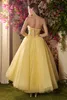 Vestido de baile amarelo elegante aplicado com vestido de tornozelo floral, vestidos de tule brilhante e sem alças para a festa