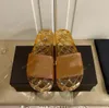 12 Renkler Şeffaf Elmas Taban Kadın Erkek Terlik Tasarımcı Sandalet Temizle Jöle Slaytlar Yaz Plaj Ayakkabıları Platform Katır Kayma Kaymak PVC Parmak arası Terlik Havuz Kaydırağı