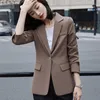 Ternos femininos Mulheres 2023 Primavera Summer Summer elegante Blazer fêmea Jaqueta de botão de botão de um escritório de três quartos MUJER OUTROWSO