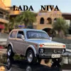 Diecast model Auto 1/32 Russische Lada Niva Alloy Model CAR Lada 2106 Toy Diecasts Metal Casting Pull Back Music Light Car Toys For Children Vehicle 230111