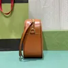 Liten quiltad väska Flik Kvinnor Crossbody Shoulder Kameraväska Designer Shopping Handväskor Handväska Läder Hårdvara Broderi Mini tygväskor Nylonrem 728309 702234