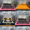 Juegos de ropa de cama Diseñador de la marca Edredón Er Hoja de cama Fundas de almohada Conjunto Edredón de moda Ht1738 Entrega de la gota Hogar Jardín Textiles Suministros Dhijd