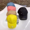 Top Caps Tasarımcı Kapakları Lüks Şapka Erkek Kadın Moda Casquette Düz Renkli Mektup Güneşlik Şapkaları 6 Renk Çok İyi VH6M