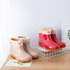 Site Kısa Botlar Kaymak Kadın Dayanıklı Mutfak Ayakkabı Sıcak Su Geçirmez Çamaşır Yağmur Kauçuk Overoes