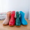 Slip Stiefel Standort weibliche kurze resistente Küchenschuhe warmes wasserdichtes Wäscherei Regen Gummi Überschuhe