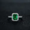 Pierścienie klastrowe Vintage 925 Sterling Silver wykonane przez babcię Moussanite Emerald Wedding zaręczynowy pierścionek Wysokiej jakości biżuteria dla kobiet