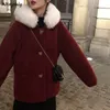 Damskie puch Parkas Red Woman Futro kołnierz pojedynczy piersi Lamblool Coats Zimowe Boże Narodzenie Słodkie ciepłe kurtki luźne koreańskie retro 230111