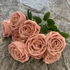 Flores decorativas Flor artificial Rosas de seda de seda vermelha Rosas falsas Buquê de noiva Bouquet Decoração de plantas florais Buquês de rosa grandes