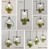 Hanglampen modern eenvoudig zwart geverfd smeedijzeren vierkant / ronde frame kettinglicht met helder glazen beker (groene plant niet inbegrepen)