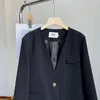 Feminino feminino Blazer preto feminino Mulheres nicho Tops 2023 Primavera e outono Suivo casual solto de cor sólida francesa cem