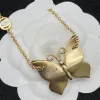 Дизайнерские бабочки браслеты ожерелье Золотые цепи для женских ювелирных ювелирных изделий для ювелирных изделий для модных браслетов G Мужские роскошные ожерелья 2301125d