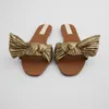 Kapcie Summer Woman Bow Bow Beach Slajdy Złota moda mieszkania Panie poza marką Zapatos de Majer