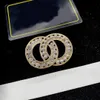 Spille di moda di design di lusso Spille di spille di perle di cristallo di diamante utilizzate per lo stesso stile di gioielli da uomo e da donna con scatola