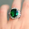 Anneaux de mariage classique magnifique carré vert brillant pierre de zircone cubique pour les femmes mode bijoux de fiançailles cadeau de banquet