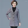 Women's Suits Middle Aged Elderly Women's Plaid Blazer Spring Autumn Mother Jacket Large Size Korean Suit Outwear Elegant Windbreaker
