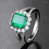 Anéis de cluster 2023 Luxo 925 Sterling Silver Color Ring quadrado Emerald Gemstone para mulheres Jóias de casamento de noivado de diamante de zircão