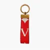 keychain designer fashion lovers car key buckle luxury carabiner keychain leather letters carabiner keychains for women and men bags pendant keyrings good nices