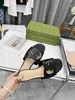 2023 Nieuwe dames paris sandalen slippers geborduurde meisjes strandmodemerk zomer luxe luxe ontwerper dames slippers