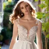 Robe de mariée élégante Satin Sexy col rond A-ligne dentelle Appliques mancherons côté fendu Illusion dos avec bouton robe de mariée