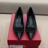 2023 Metalen Kleding Schoenen Gesp Schoenen Vrouw Hoge Hakken Pumps Tacones Puntschoen Stiletto Sexy Dames Trouwschoenen Zwarte Hakken schoen