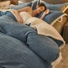 Yatak Setleri Damla Kış Yumuşak Sıcak Mercan Polar Ev Tekstil Kalın Süt Velvet Paznel Yatak Dört Parçalı Yorgan Kapak Seti