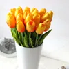 Dekorativa blommor Högkvalitativ 10st/Lot Mini Artificial Pu Tulip Handmade Bouquet Wedding Home Decoration Simulation Flower 24 Färger