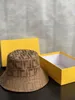 Дизайнеры Шляпа-ведро Бостонская шляпа Сплошной цвет шляпа с буквенным дизайном Роскошная модная тенденция дорожная шляпа от солнца Сад для отдыха новая модная шляпа Теплые четыре сезона можно носить