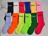 Designer Kleur brief sokken Mode Nieuwigheid Harajuku belettering Sokken Mannen Vrouwen Katoen Skateboard Straat Casual Sock2526