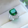 Anneaux de mariage classique magnifique carré vert brillant pierre de zircone cubique pour les femmes mode bijoux de fiançailles cadeau de banquet