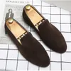 Mannen loafers schoenen suede lage hakken vaste kleur comfortabele casual retro slijtage mode alledaagse all-match klassieke schoenen da024