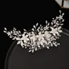 Bruiloft haar sieraden handgemaakte zilveren kleur bloem kam parelaccessoires voor vrouwen bruid tiara 230112